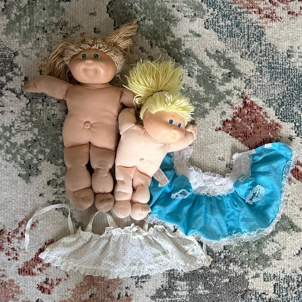 Vintage Cabbage Patch Dolls with clothing Bundle